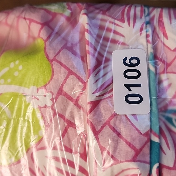 Lilly Pulitzer floral capris pants size 12 Hibiscus Pink Beach Mat pattern - Picture 13 of 13